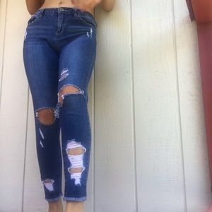 Ripped skinny jeans size 3 to 4